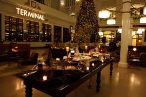 union station, terminal bar with decor